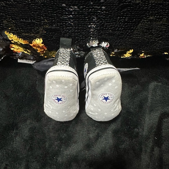 Infants Chuck Taylor Converse Bedazzled Stones w/ Ribbon Laces Size 2C - Picture 2 of 5